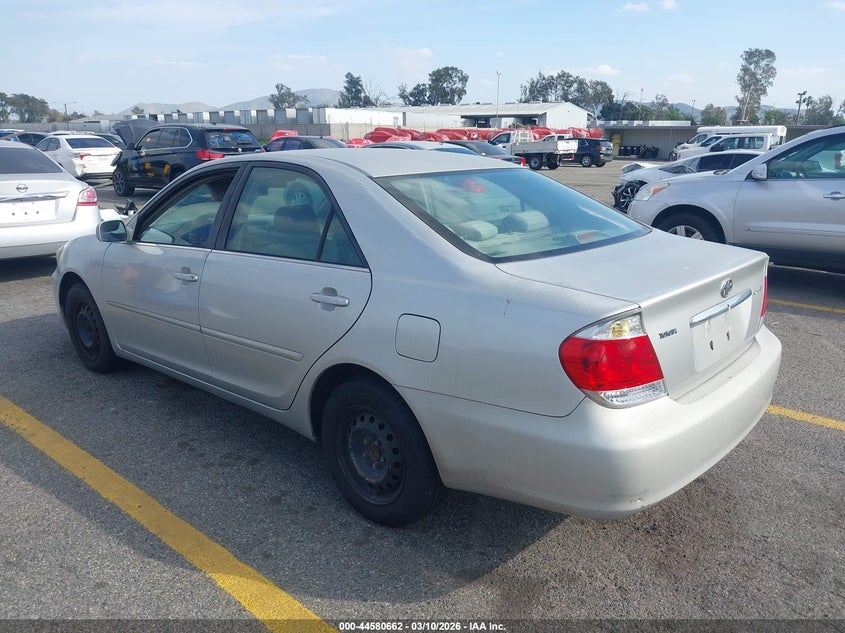 2005 Toyota Camry Le