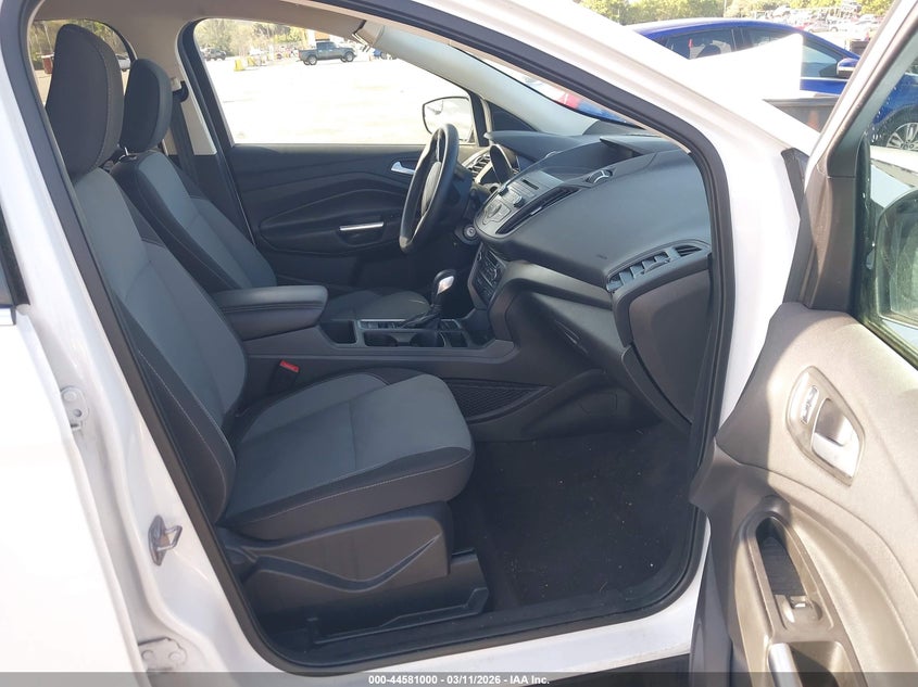 VIN 1FMCU0GD7JUA94006 2018 FORD ESCAPE SE