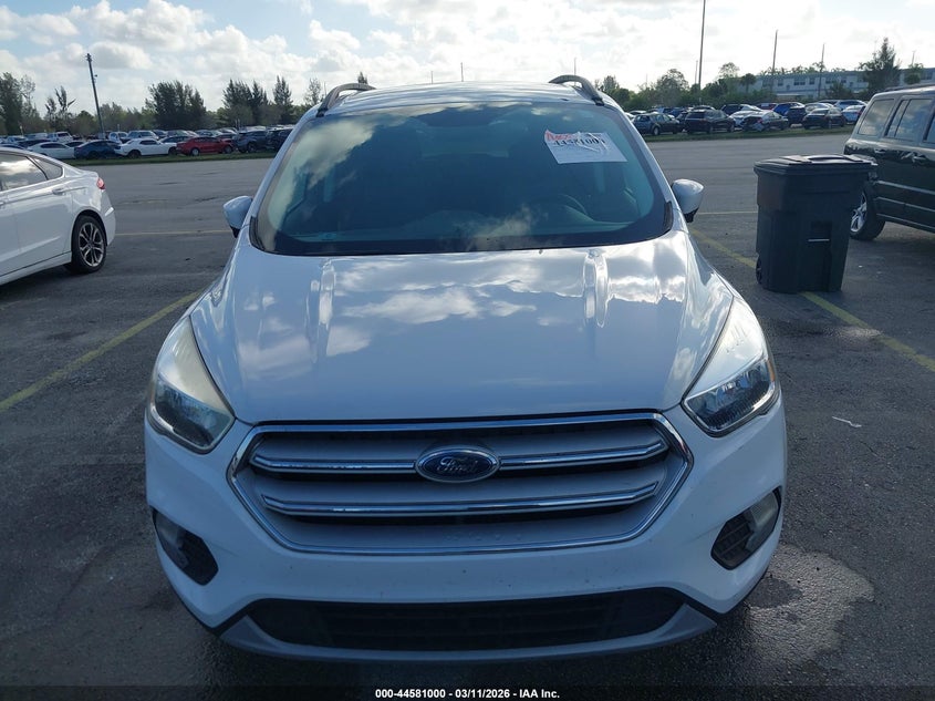 VIN 1FMCU0GD7JUA94006 2018 FORD ESCAPE SE