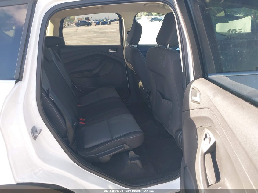 VIN 1FMCU0GD7JUA94006 2018 FORD ESCAPE SE