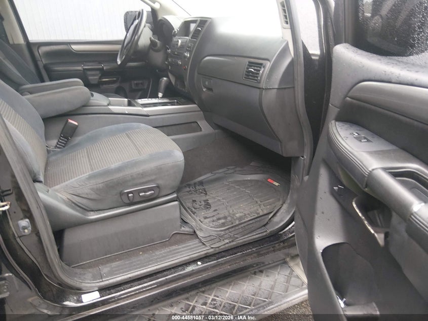 2014 Nissan Armada Sv