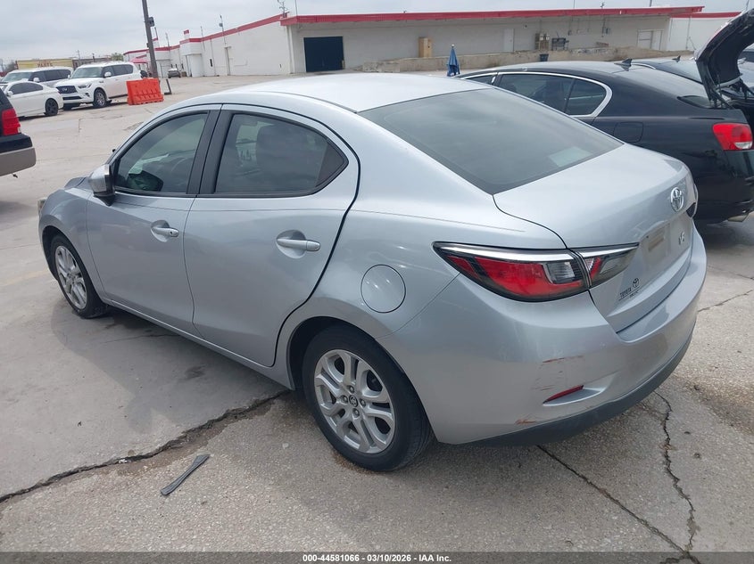 VIN 3MYDLBYV1JY302748 2018 TOYOTA YARIS IA