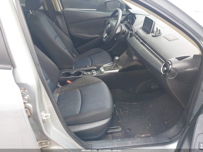 VIN 3MYDLBYV1JY302748 2018 TOYOTA YARIS IA