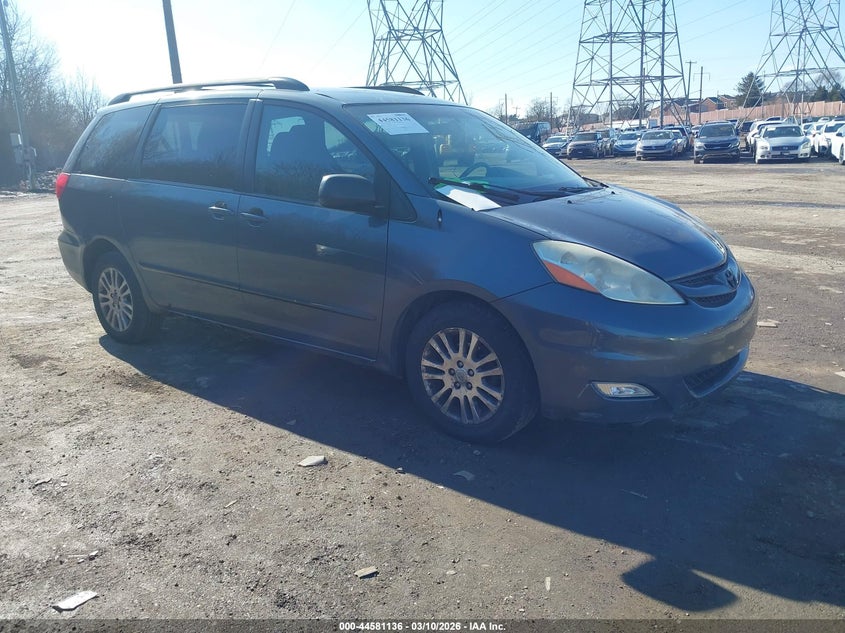 2010 Toyota Sienna Le