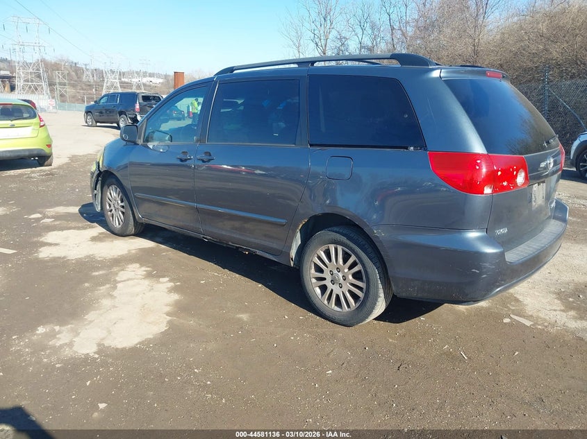 2010 Toyota Sienna Le