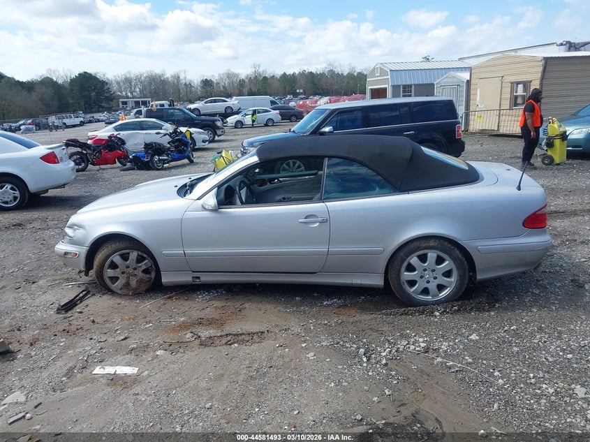 2001 Mercedes-Benz Clk 320 VIN: WDBLK65G31T061647 Lot: 44581493