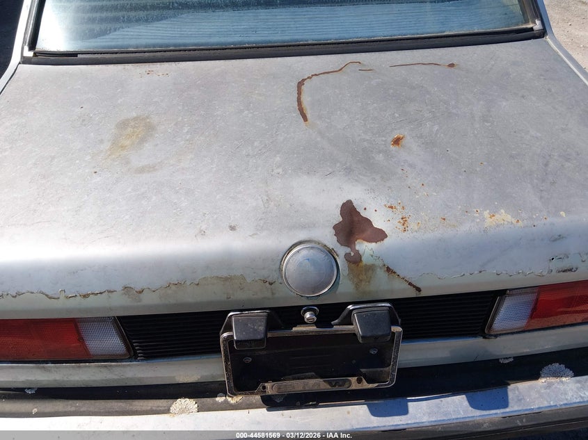 1982 BMW 320 I VIN: WBAAG3305C8052403 Lot: 44581569