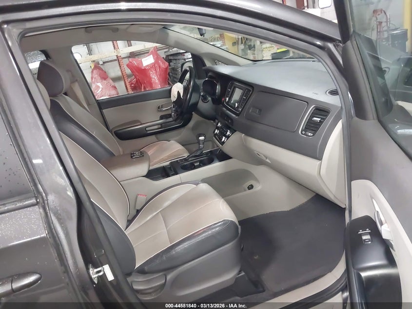 2017 Kia Sedona Lx