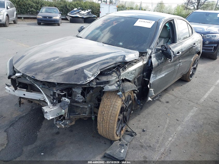 2019 Alfa Romeo Giulia Sport Awd