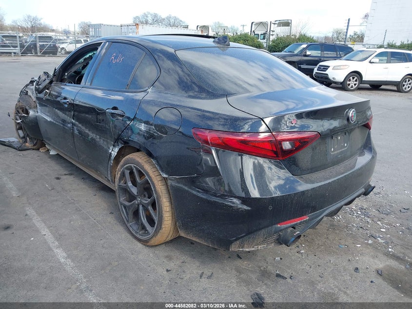 2019 Alfa Romeo Giulia Sport Awd