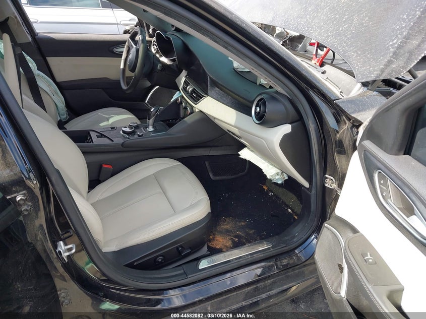 2019 Alfa Romeo Giulia Sport Awd