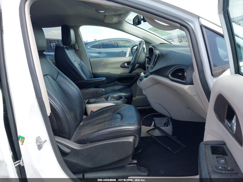 2021 Chrysler Voyager Lxi