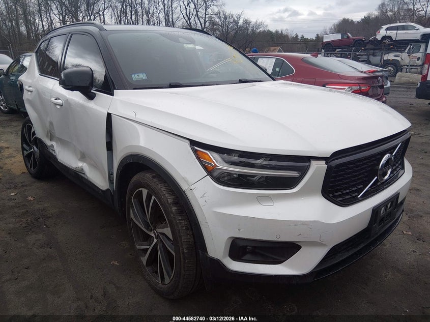 2022 VOLVO XC40 T5 R-DESIGN