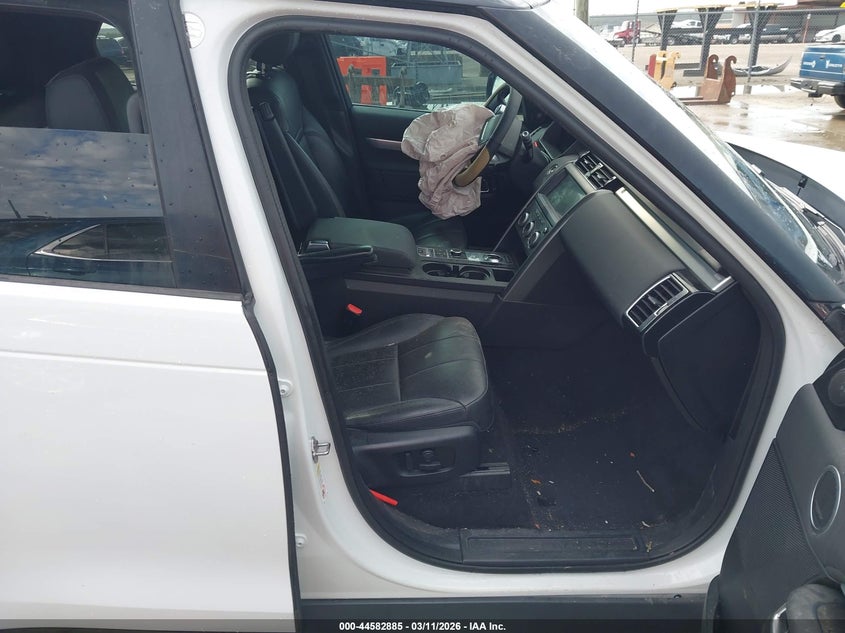 2020 Land Rover Discovery Landmark Edition