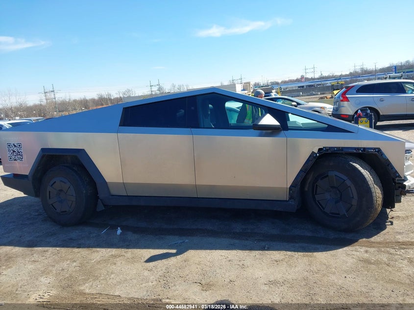 2024 Tesla Cybertruck All-Wheel Drive VIN: 7G2CEHED0RA031055 Lot: 44582941