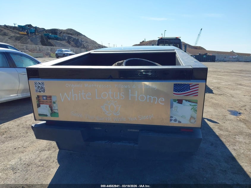 2024 Tesla Cybertruck All-Wheel Drive VIN: 7G2CEHED0RA031055 Lot: 44582941