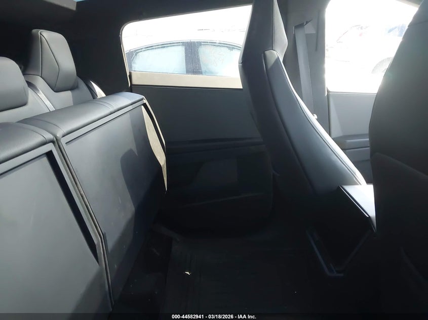 2024 Tesla Cybertruck All-Wheel Drive VIN: 7G2CEHED0RA031055 Lot: 44582941