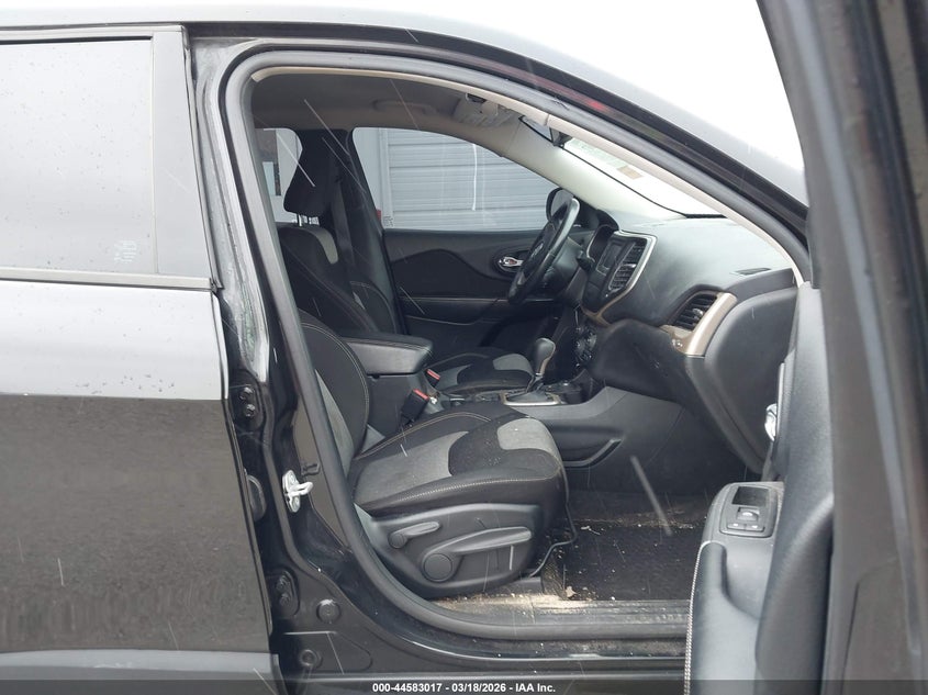 2015 Jeep Cherokee Sport