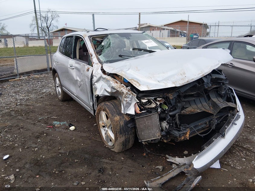 WVGEK9BP1CD008051 VOLKSWAGEN TOUAREG Photo 1