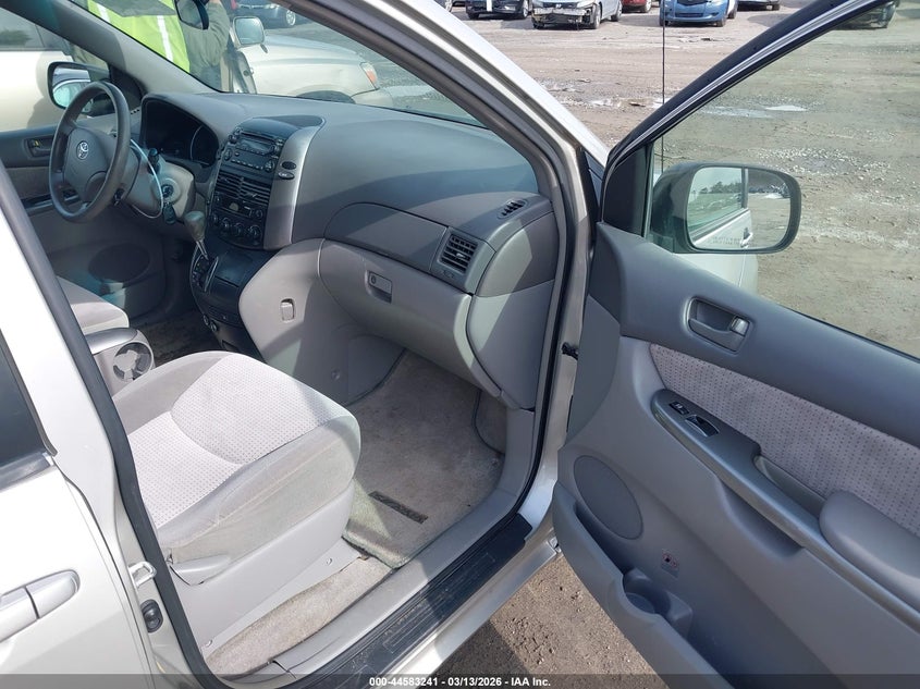 2008 Toyota Sienna Le