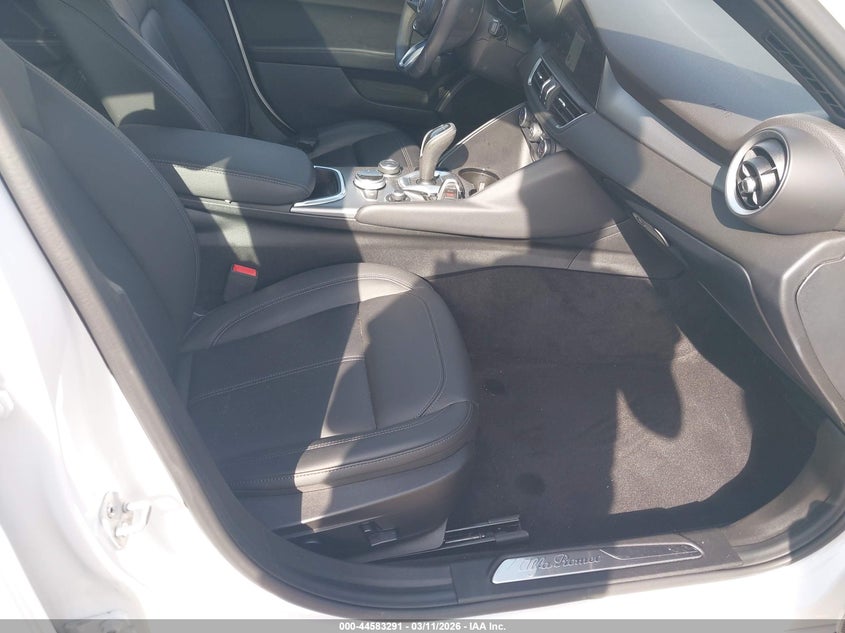 2024 ALFA ROMEO GIULIA 2.0L I-4 DI, VVT, TU(VIN: ZARFAMBN1R7684039