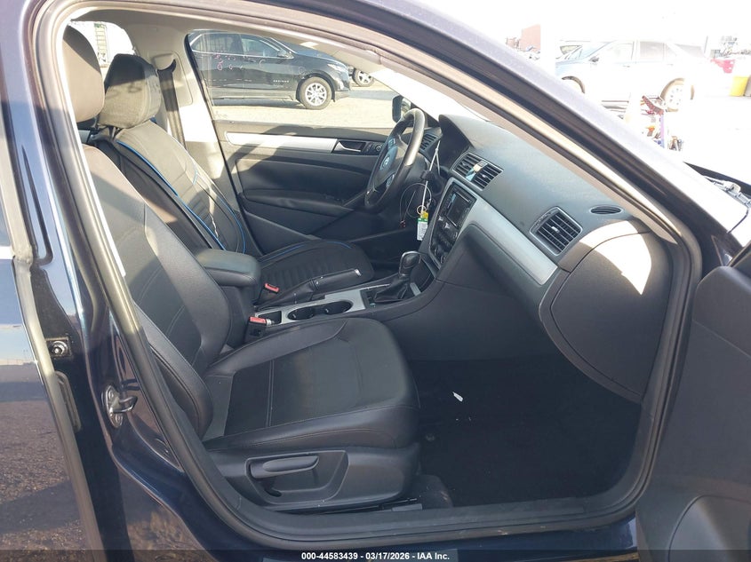 2013 Volkswagen Passat 2.5L Se