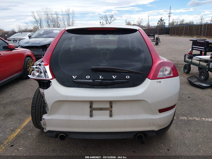 2011 Volvo C30 T5/T5 R-Design VIN: YV1672MK4B2210809 Lot: 44583621