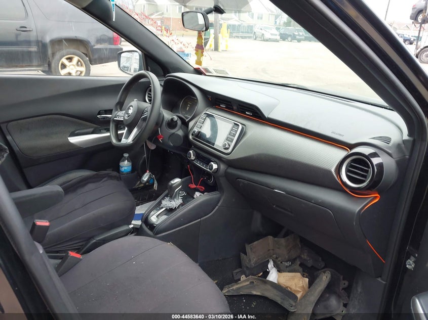 2019 Nissan Kicks Sv