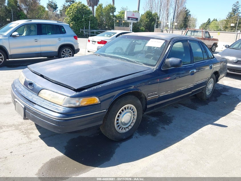 2FALP72W8NX236719 1992 Ford Crown Victoria S photo 1