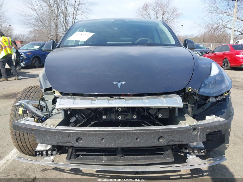 2024 TESLA MODEL Y ELECTRIC(VIN: 7SAYGDEF0RF036131