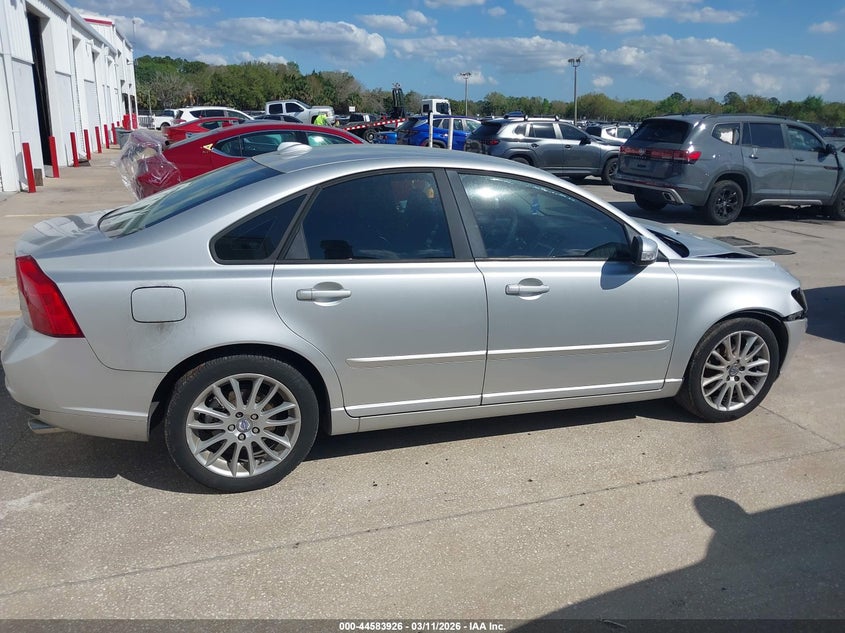 2011 Volvo S40 T5/T5 R-Design VIN: YV1672MS5B2543438 Lot: 44583926