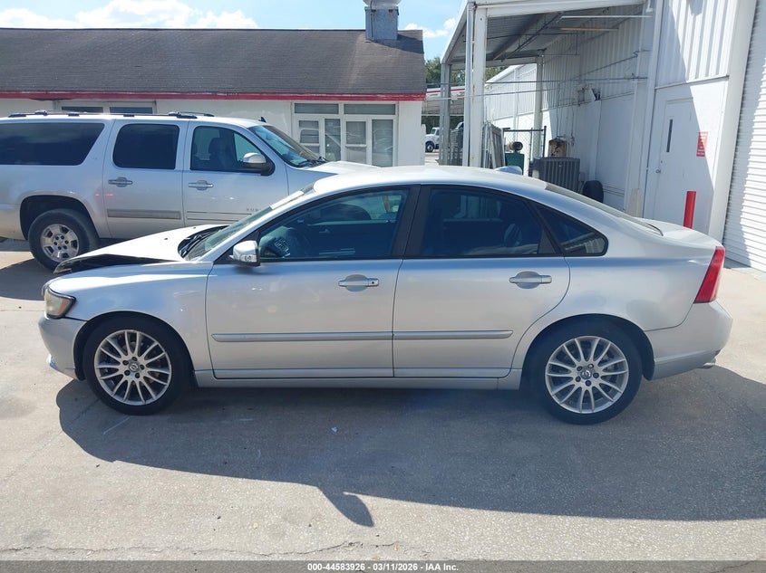 2011 Volvo S40 T5/T5 R-Design VIN: YV1672MS5B2543438 Lot: 44583926