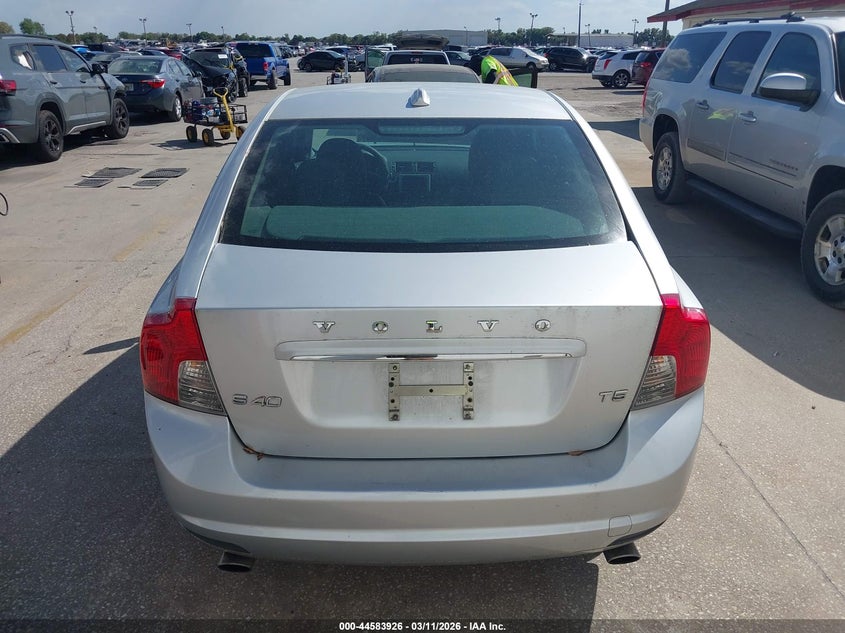 2011 Volvo S40 T5/T5 R-Design VIN: YV1672MS5B2543438 Lot: 44583926