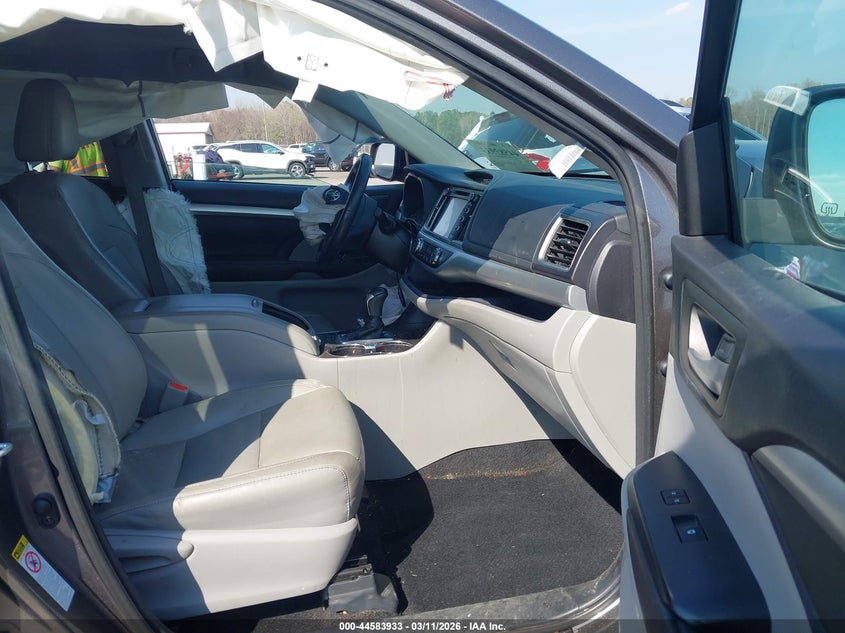 2016 Toyota Highlander Xle V6