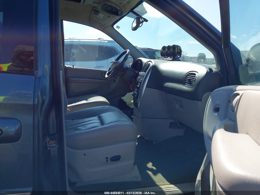 2006 Chrysler Town & Country Touring