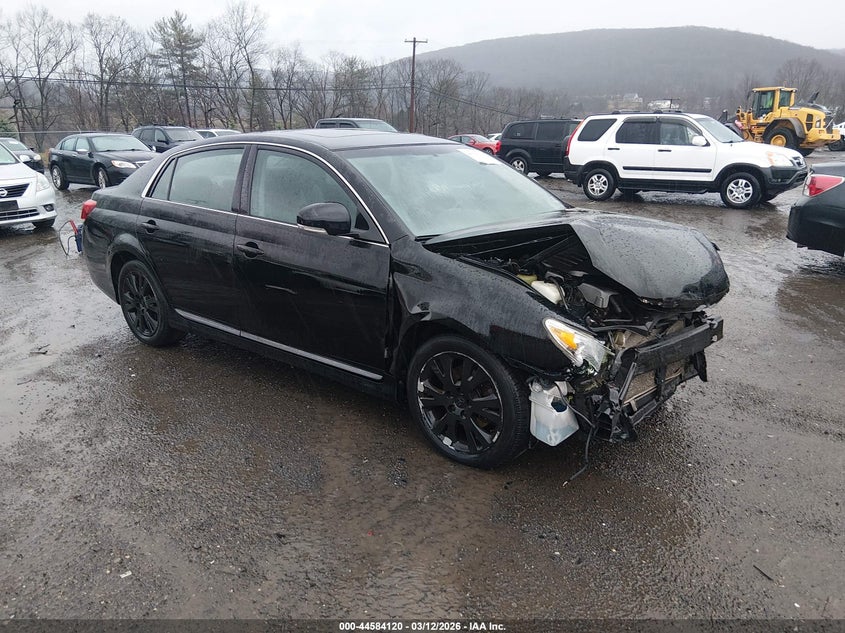 2011 TOYOTA AVALON
