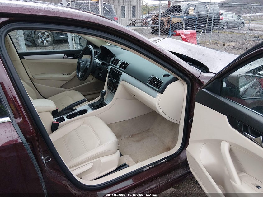 2013 Volkswagen Passat 2.5L Se