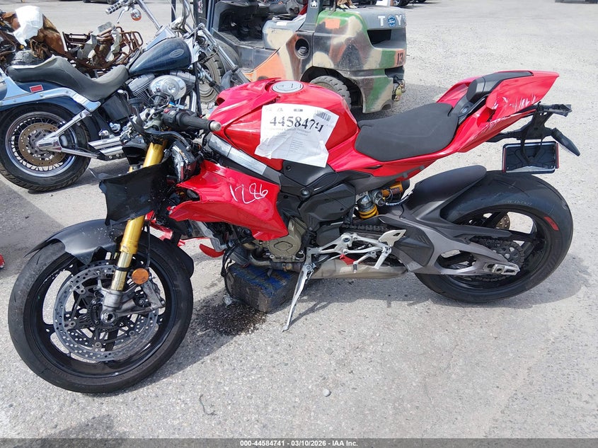 2025 Ducati Panigale V4/V4S VIN: ZDMDAG6W6SB004438 Lot: 44584741