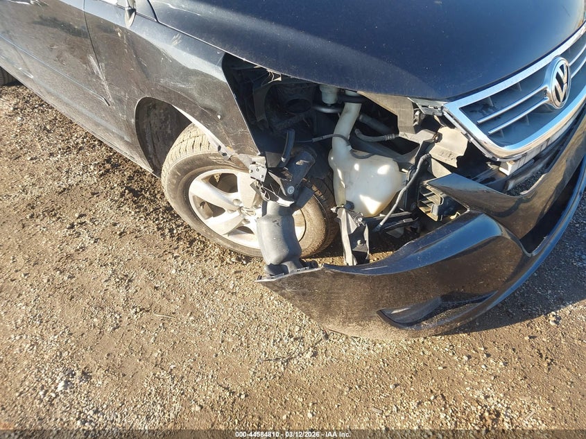 2010 Volkswagen Routan Se VIN: 2V4RW3D10AR424463 Lot: 44584810