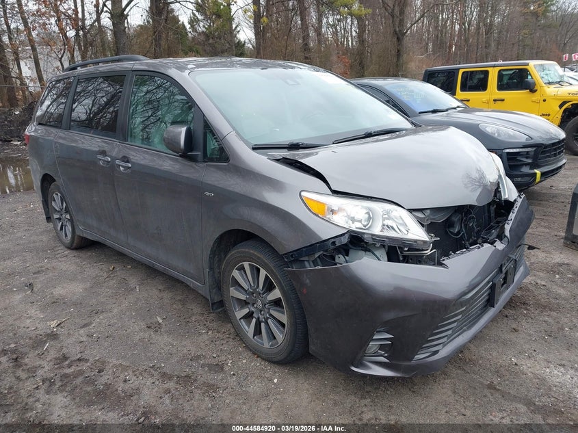 2018 Toyota Sienna Xle 7 Passenger