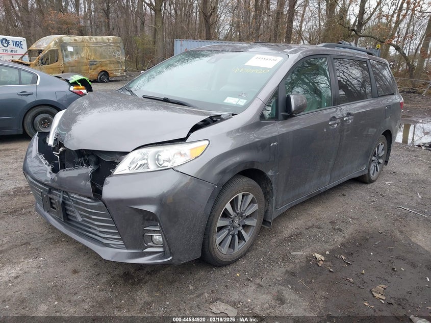 2018 Toyota Sienna Xle 7 Passenger