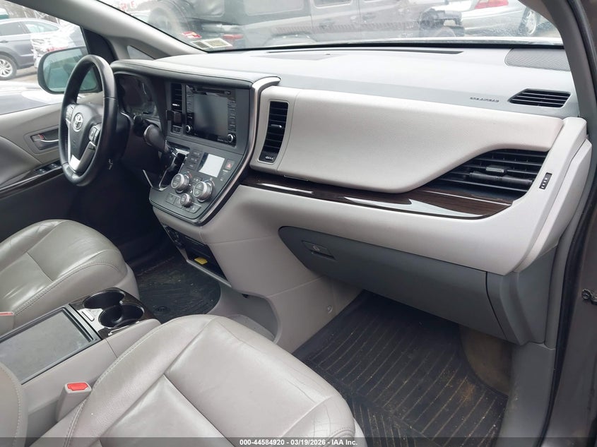 2018 Toyota Sienna Xle 7 Passenger