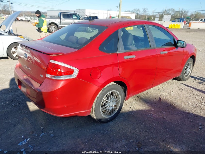 Vin: 1fahp3fn2bw122514, lot: 45081992, ford focus se 20114
