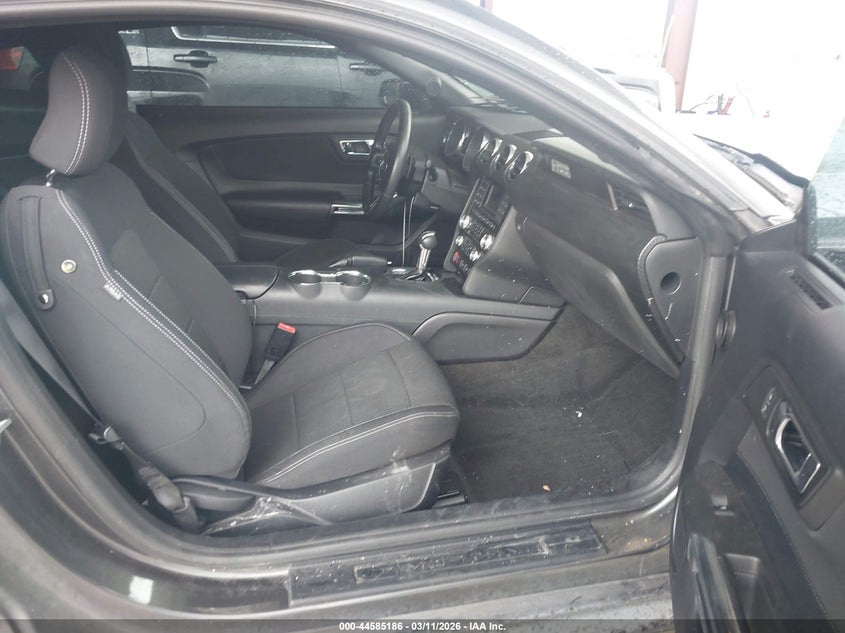 2016 Ford Mustang V6