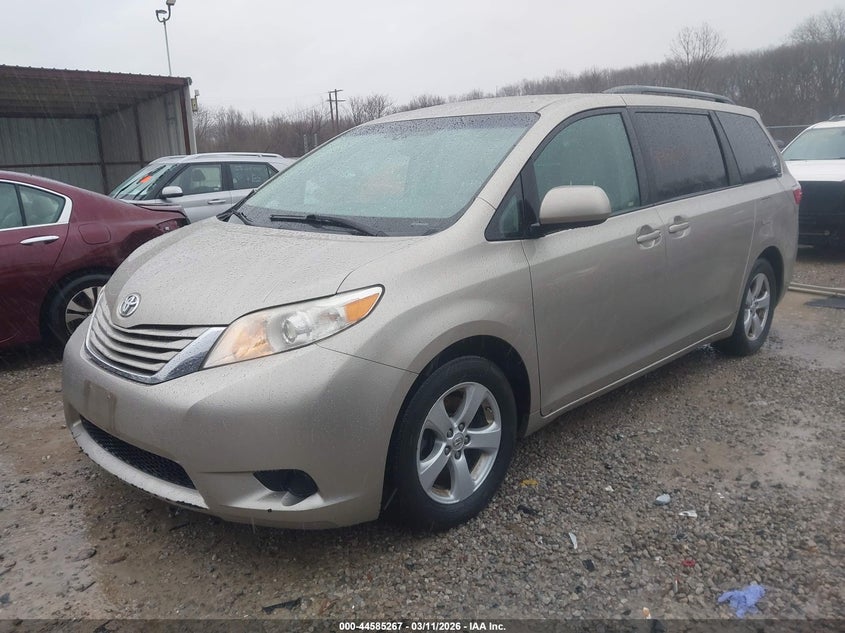 2015 Toyota Sienna Le 8 Passenger