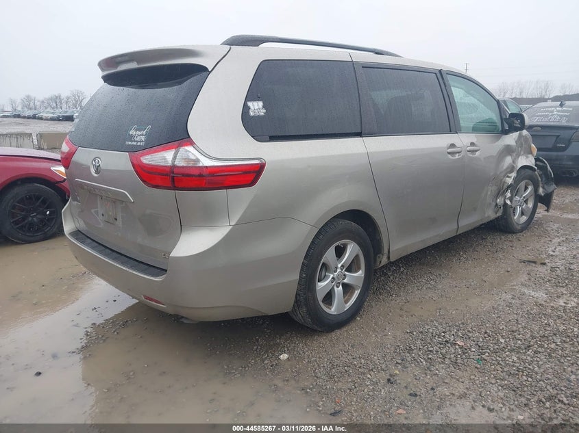 2015 Toyota Sienna Le 8 Passenger