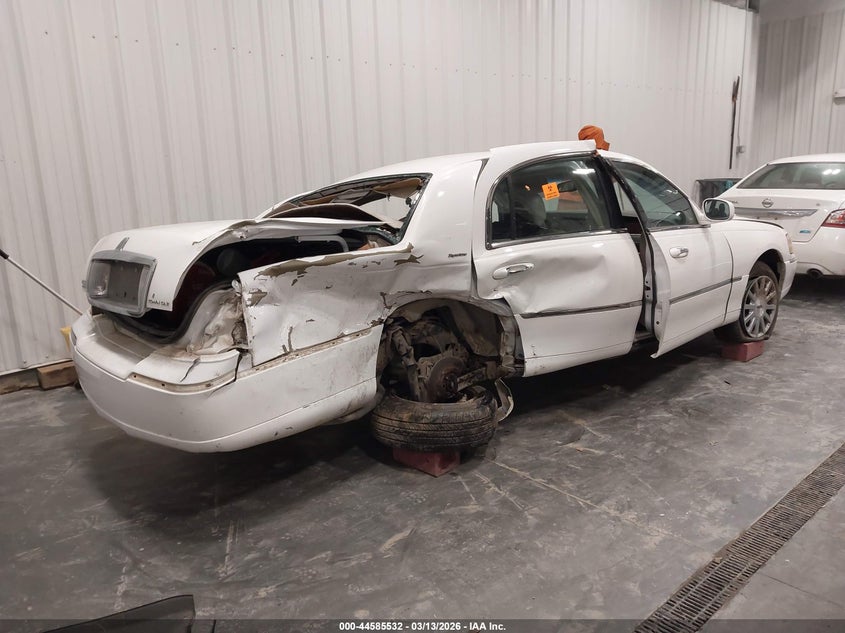 2007 Lincoln Town Car Signature