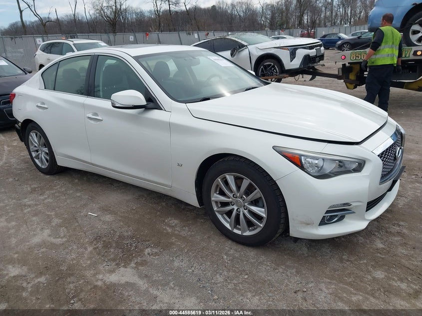 2015 Infiniti Q50 Premium