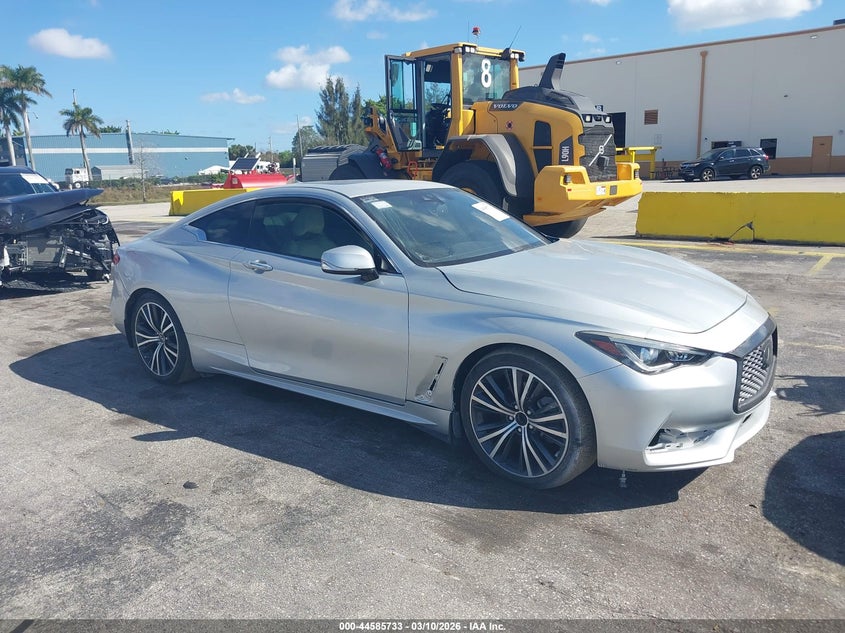 2020 Infiniti Q60 Luxe