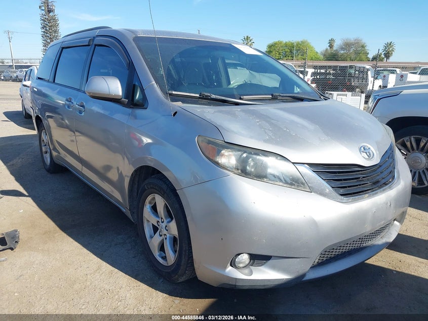 2011 Toyota Sienna Le V6